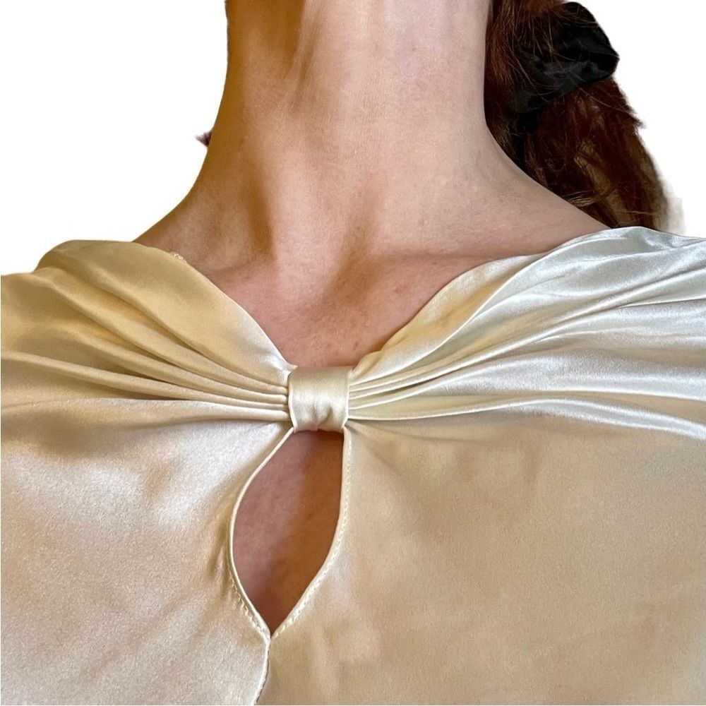 Josephine Chaus 100% Silk Ivory Long Sleeve Neck Twist Cut Out Top 10 M - Picture 2 of 16